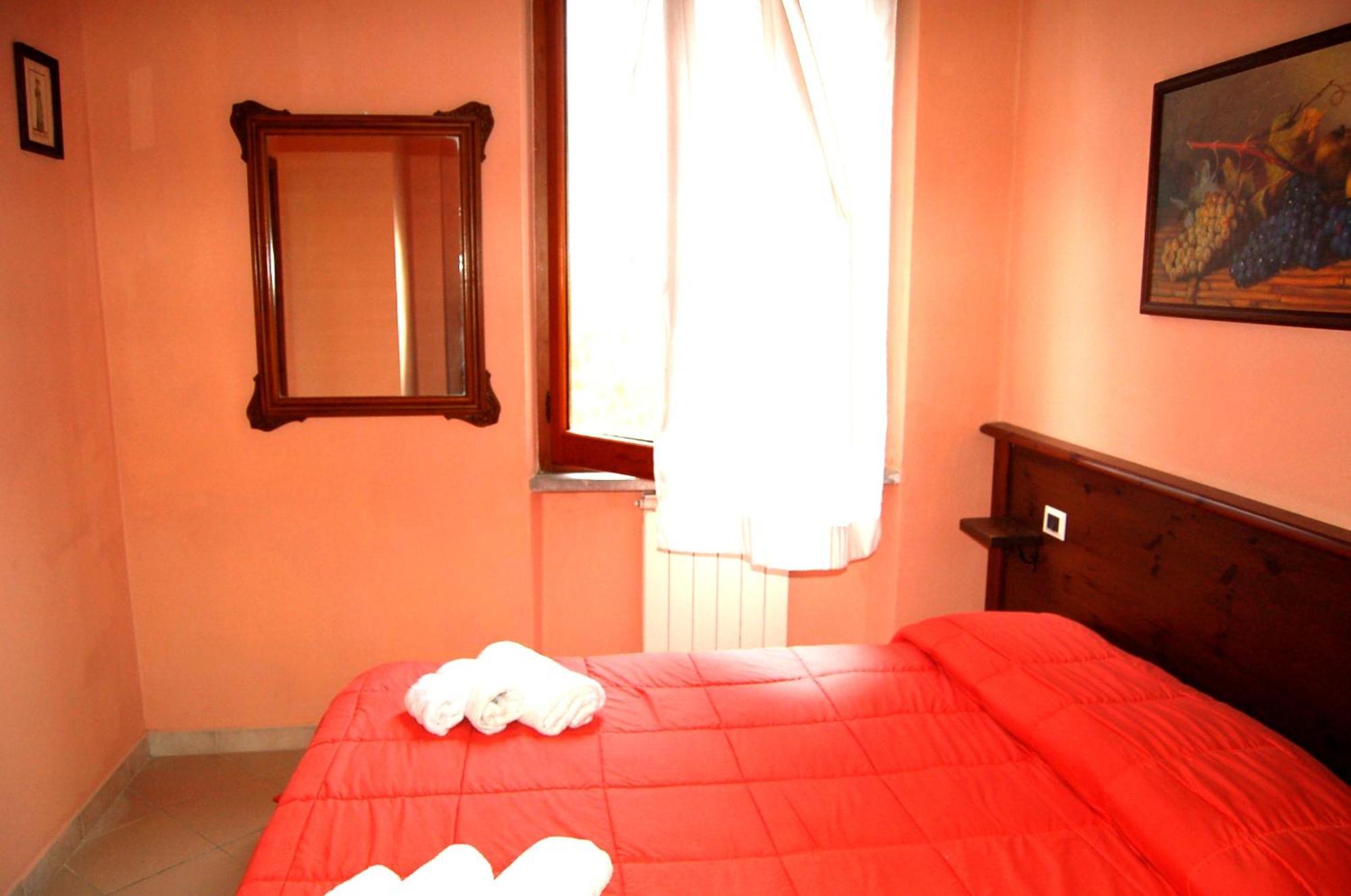 Borgo Nuovo San Martino Guest House Ambra Bagian luar foto