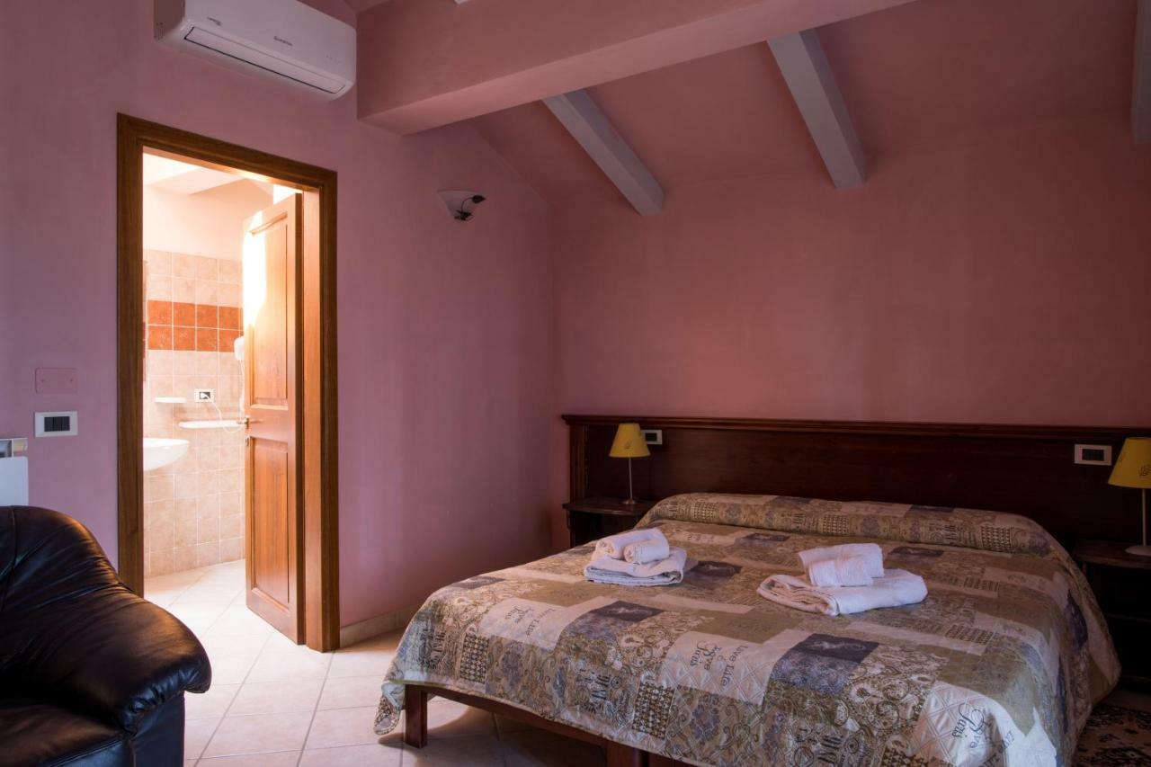 Borgo Nuovo San Martino Guest House Ambra Bagian luar foto