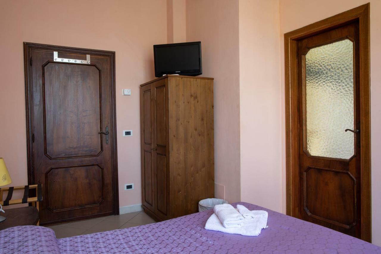 Borgo Nuovo San Martino Guest House Ambra Bagian luar foto