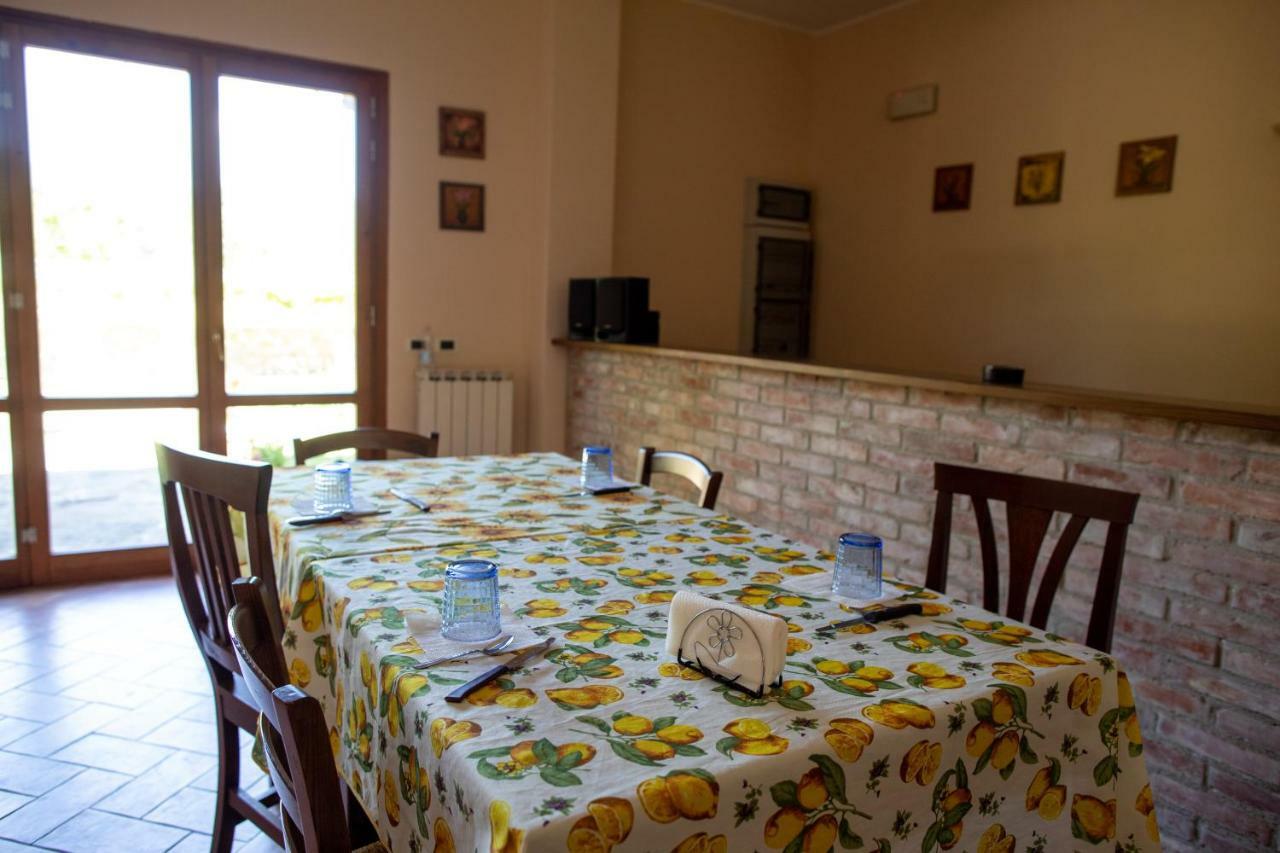 Borgo Nuovo San Martino Guest House Ambra Bagian luar foto